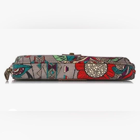 Sakroots Crossbody Bag with Pocket for a Phone - Picture 4 of 8